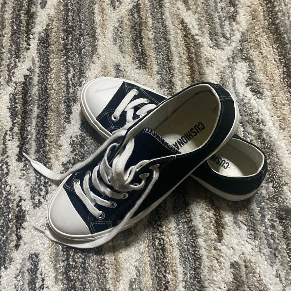 Cushionaire sneakers.